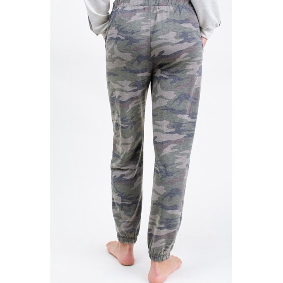 Camo Print French Terry Joggers - Picture 4 of 4